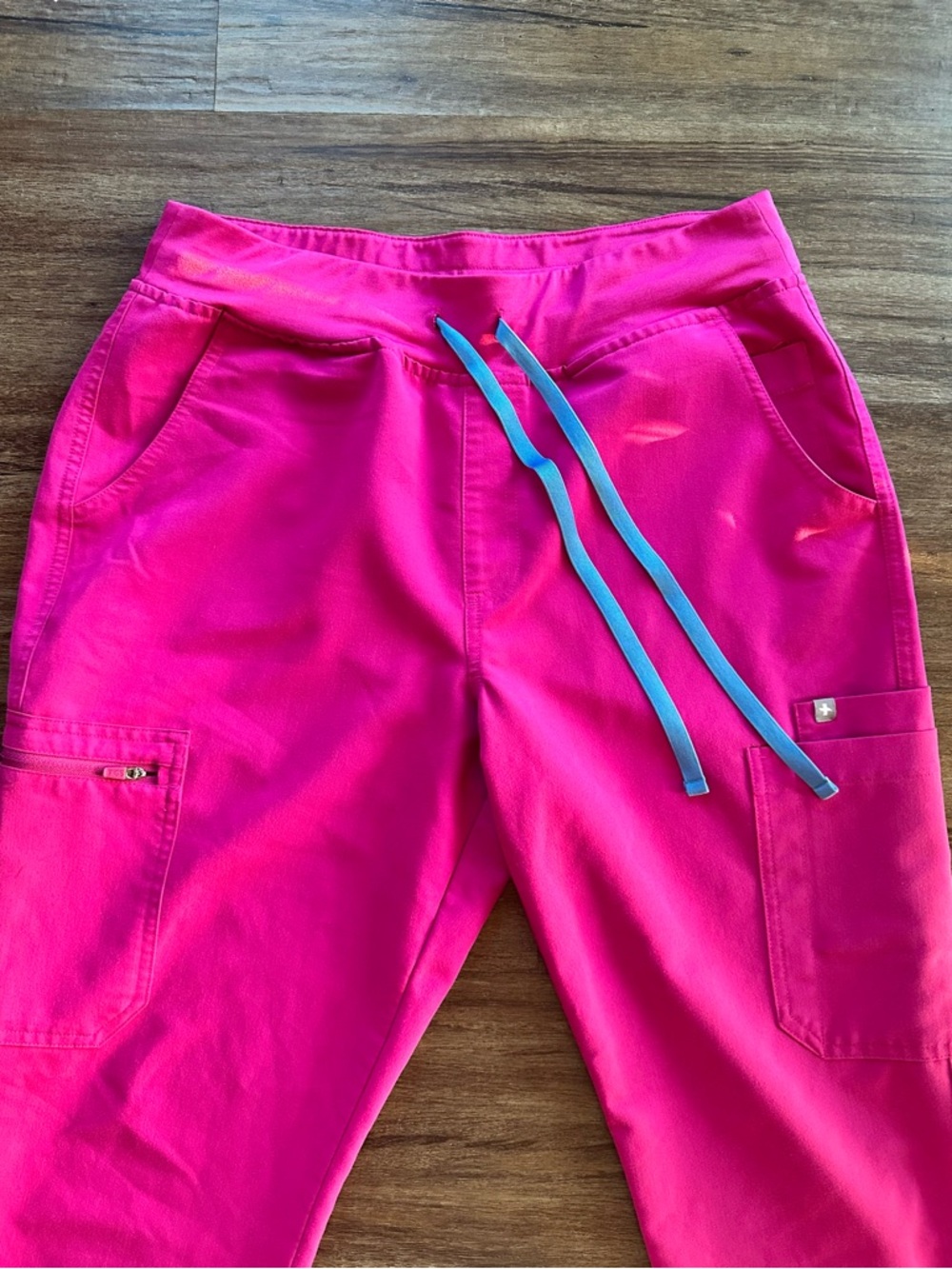 Figs Raspberry Sorbet Yola Skinny Scrub Pants.  Size L/P